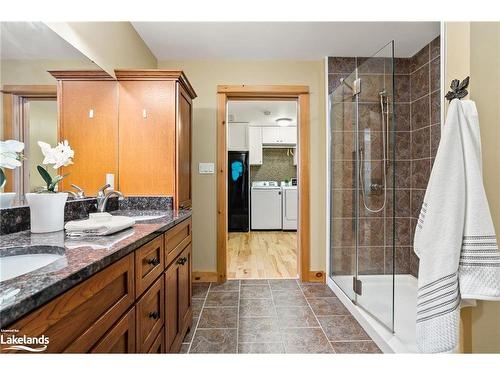 1201 Tingey Road N, Bracebridge, ON - Indoor Photo Showing Bathroom