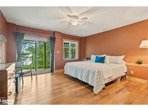 1201 Tingey Road N, Bracebridge, ON - Indoor Photo Showing Bedroom