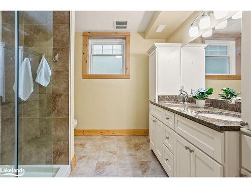 1201 Tingey Road N, Bracebridge, ON - Indoor Photo Showing Bathroom