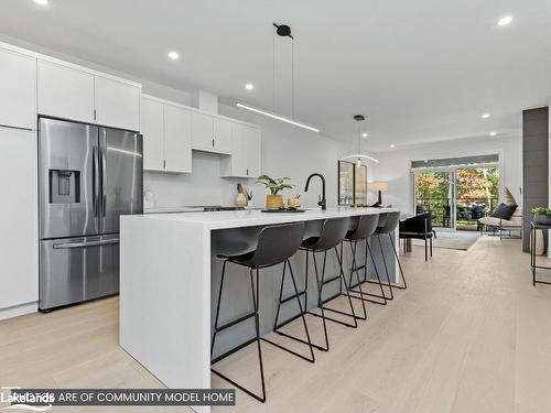 2 Black Spruce Street, Huntsville, ON - Indoor Photo Showing Kitchen With Upgraded Kitchen