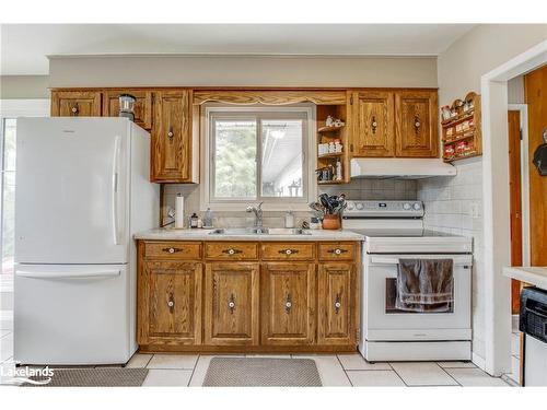 165 Lafontaine Road E, Tiny, ON - Indoor Photo Showing Kitchen With Double Sink