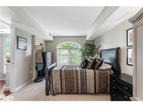 A405-216 Plains Road W, Burlington, ON - Indoor Photo Showing Bedroom