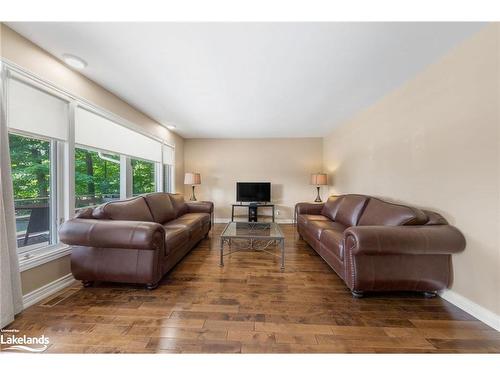 80 Balm Beach Road W, Tiny, ON - Indoor Photo Showing Living Room