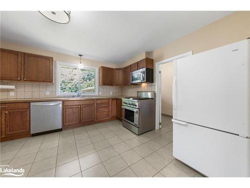 80 Balm Beach Road W, Tiny, ON - Indoor Photo Showing Kitchen With Double Sink