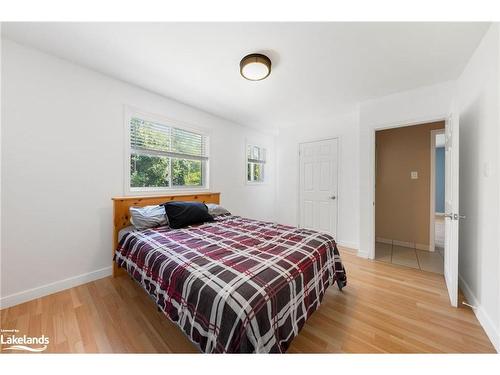 80 Balm Beach Road W, Tiny, ON - Indoor Photo Showing Bedroom