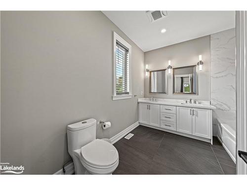 181 Anglo Street, Bracebridge, ON - Indoor Photo Showing Bathroom