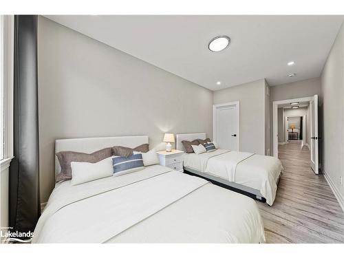 181 Anglo Street, Bracebridge, ON - Indoor Photo Showing Bedroom