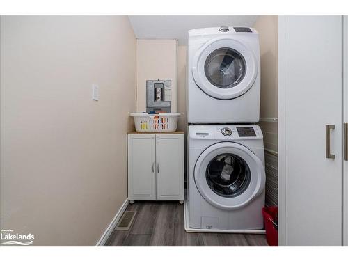 9 Rue Camille Rue, Tiny Twp, ON - Indoor Photo Showing Laundry Room