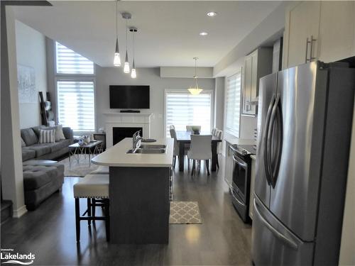 38 Lett Avenue, Collingwood, ON - Indoor Photo Showing Kitchen With Upgraded Kitchen