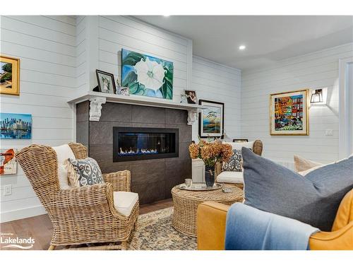 362 Fraser Street, Gravenhurst, ON - Indoor Photo Showing Living Room With Fireplace