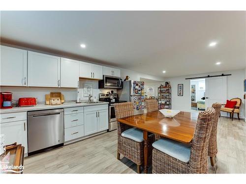 362 Fraser Street, Gravenhurst, ON - Indoor Photo Showing Kitchen