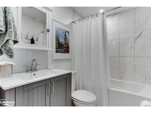 362 Fraser Street, Gravenhurst, ON - Indoor Photo Showing Bathroom