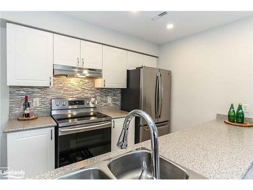 53 Sundial Court, Collingwood, ON - Indoor Photo Showing Kitchen With Double Sink