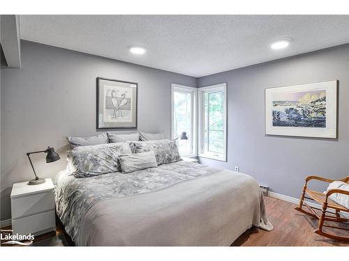 1049 Route 11 Road E, Gravenhurst, ON - Indoor Photo Showing Bedroom