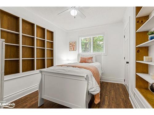 1213 Bonnie Lake Road, Bracebridge, ON - Indoor Photo Showing Bedroom