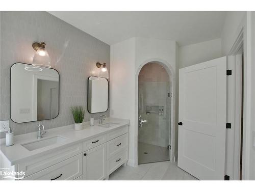 114 John Street, Clarksburg, ON - Indoor Photo Showing Bathroom