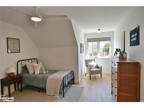 114 John Street, Clarksburg, ON - Indoor Photo Showing Bedroom