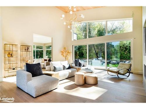 109 Pheasant Run, The Blue Mountains, ON - Indoor Photo Showing Living Room