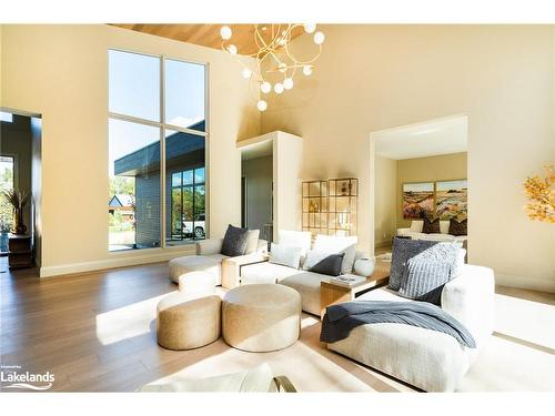 109 Pheasant Run, The Blue Mountains, ON - Indoor Photo Showing Living Room