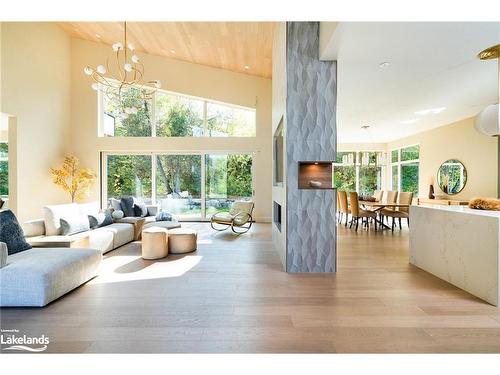 109 Pheasant Run, The Blue Mountains, ON - Indoor Photo Showing Living Room