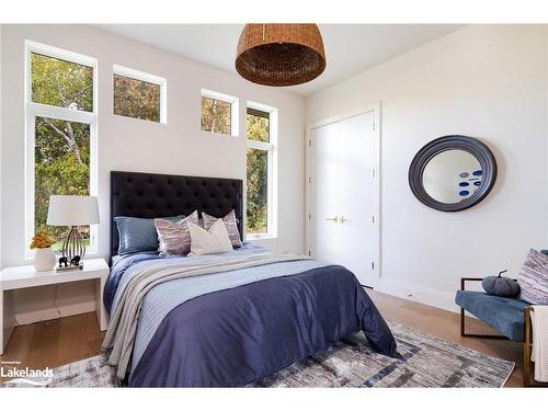 109 Pheasant Run, The Blue Mountains, ON - Indoor Photo Showing Bedroom