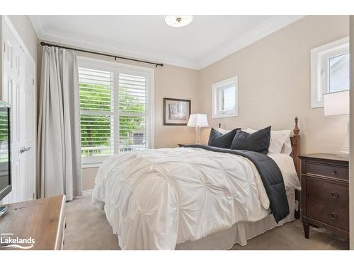 120-200 Kingfisher Drive, Mono, ON - Indoor Photo Showing Bedroom