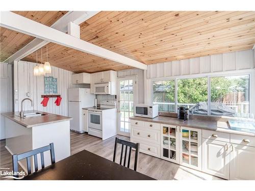 1486 Tiny Beaches Road N, Tiny, ON - Indoor Photo Showing Kitchen