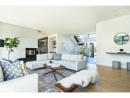 143 Wyandot Court, The Blue Mountains, ON - Indoor Photo Showing Living Room With Fireplace