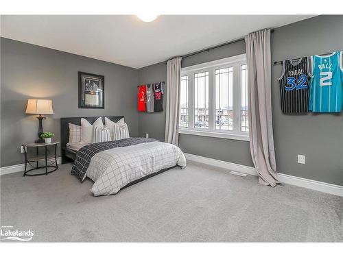 13 Autumn Drive, Wasaga Beach, ON - Indoor Photo Showing Bedroom