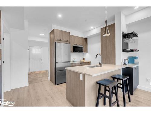 205-18 Beckwith Lane, The Blue Mountains, ON - Indoor Photo Showing Kitchen