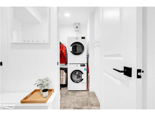 205-18 Beckwith Lane, The Blue Mountains, ON - Indoor Photo Showing Laundry Room