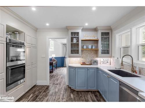 6157 9 Line N, Oro-Medonte, ON - Indoor Photo Showing Kitchen With Upgraded Kitchen