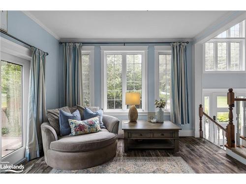 6157 9 Line N, Oro-Medonte, ON - Indoor Photo Showing Living Room