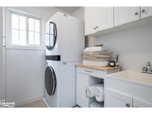 6 Connor Avenue, Collingwood, ON - Indoor Photo Showing Laundry Room