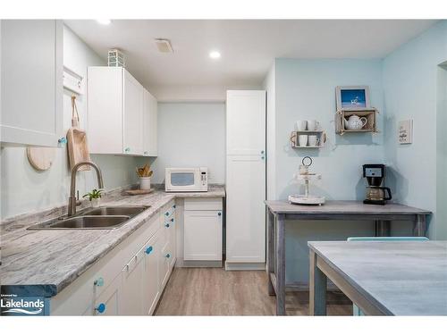 6 Connor Avenue, Collingwood, ON - Indoor Photo Showing Kitchen With Double Sink