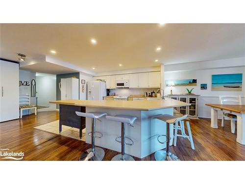 1B-194 River Road E, Wasaga Beach, ON - Indoor Photo Showing Kitchen