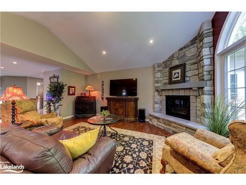 31 Fawndale Crescent, Wasaga Beach, ON - Indoor Photo Showing Living Room With Fireplace