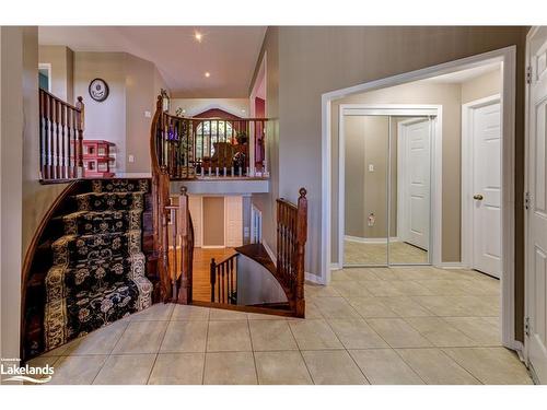 31 Fawndale Crescent, Wasaga Beach, ON - Indoor Photo Showing Other Room