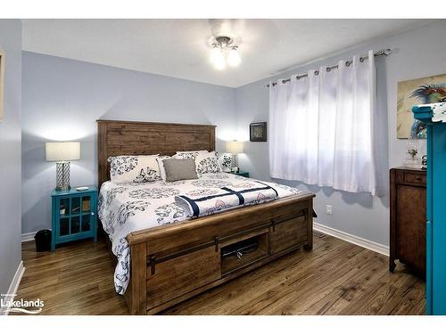 2577 7Th Avenue E, Owen Sound, ON - Indoor Photo Showing Bedroom