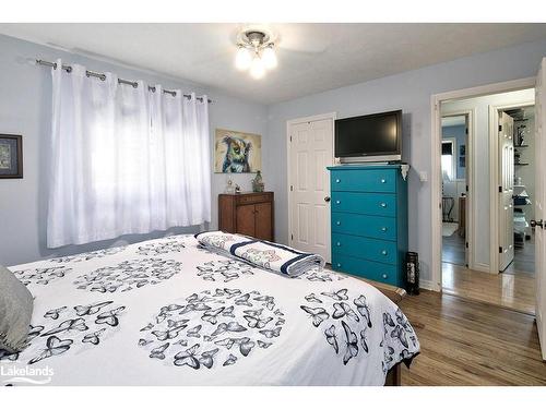 2577 7Th Avenue E, Owen Sound, ON - Indoor Photo Showing Bedroom