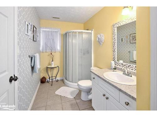 2577 7Th Avenue E, Owen Sound, ON - Indoor Photo Showing Bathroom