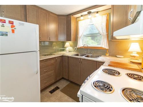 161 Forest Lake Road, Sundridge, ON - Indoor Photo Showing Kitchen With Double Sink