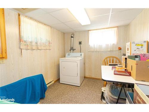 161 Forest Lake Road, Sundridge, ON - Indoor Photo Showing Laundry Room