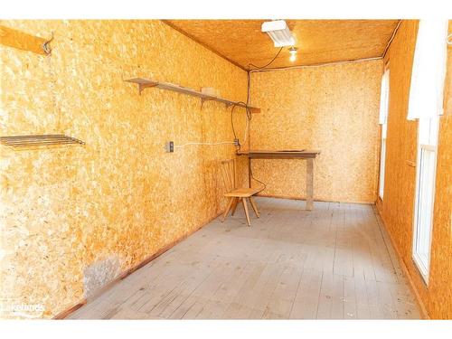 161 Forest Lake Road, Sundridge, ON - Indoor Photo Showing Other Room