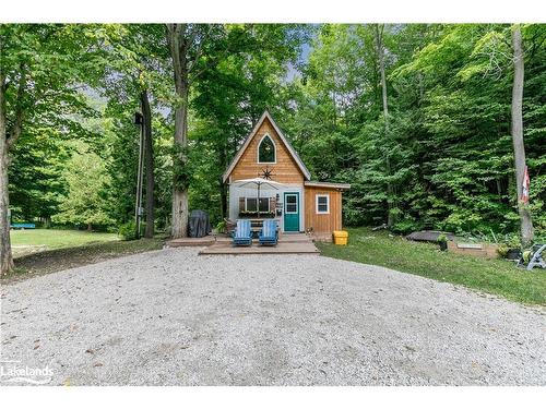 8383 9 County Road, Clearview, ON - Outdoor