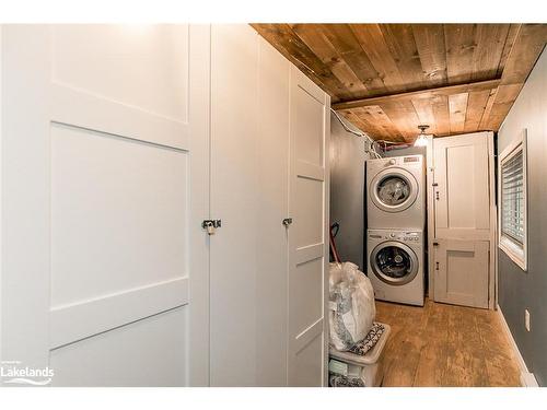 8383 9 County Road, Clearview, ON - Indoor Photo Showing Laundry Room