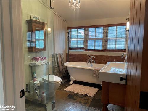 133 Kitzbuhl Crescent, The Blue Mountains, ON - Indoor Photo Showing Bathroom