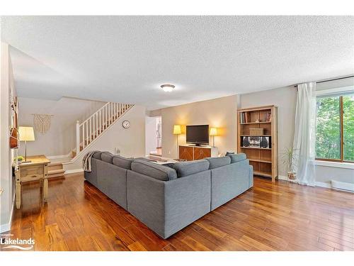 1270 Muskoka 10 Road, Port Sydney, ON - Indoor Photo Showing Living Room