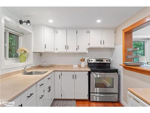 1270 Muskoka 10 Road, Port Sydney, ON - Indoor Photo Showing Kitchen