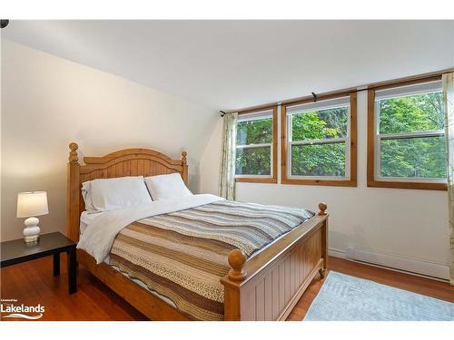 1270 Muskoka 10 Road, Port Sydney, ON - Indoor Photo Showing Bedroom